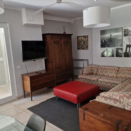 Residence Appartamenti Casa Vacanze Abbazia 佩萨罗 外观 照片